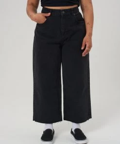 The Ragged Priest Grip Skater Jean - Charcoal WOMEN'S 10 The Ragged Priest Grip Skater Jean - Charcoal WOMEN'S