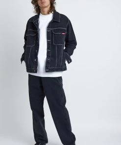 The Ragged Priest Kickers Classics Mens White Crewneck MEN'S